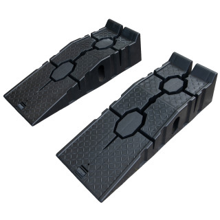 Pár nájezdových ramp na auto 2,5t